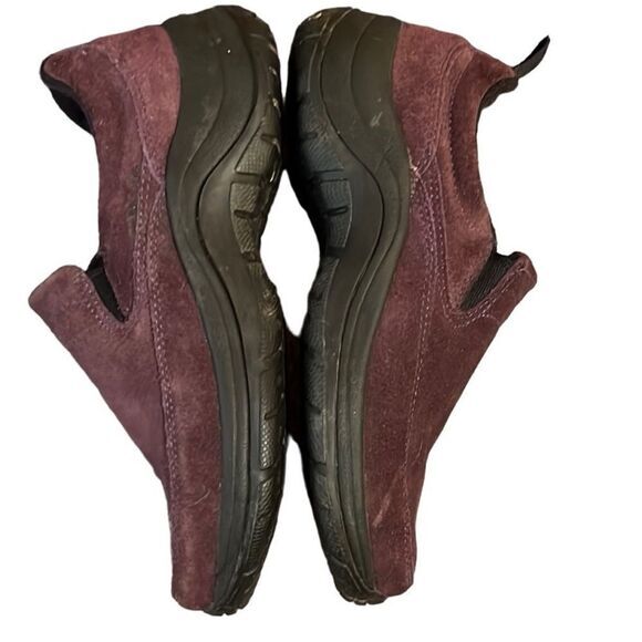 L.L.Bean womens shoes Size 7 W plum suede slip on outdoor rugged hiking‎ comfort - Picture 3 of 7